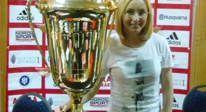 Gabi Szabo a prezentat la Constanța trofeul Internaționalelor României - bb54135255a19c1d0a4ddd96898a793e.jpg