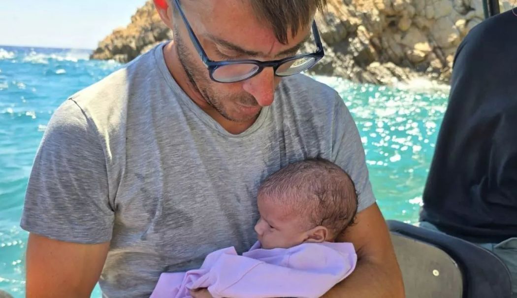 Bebelușul Jonah, salvat în mod miraculos, după 3 zile dintr-un naufragiu
