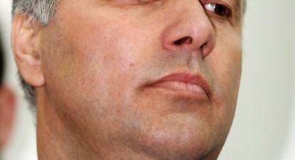 Părinții îl suspectează pe Miu de interese 