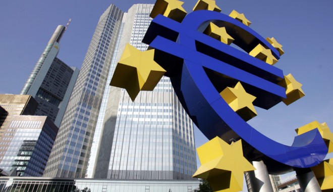 Economia Europei se află încă în scădere - bcezonaeuro-1358774403.jpg