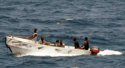 Trei atacuri piraterești și două nave capturate în aceeași zi - bd9180dc164d6192cb6ab9b206fc8f6f.jpg