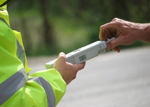 Șofer de microbuz beat, oprit de polițiști pe Autostrada Soarelui - beat-1468827402.jpg