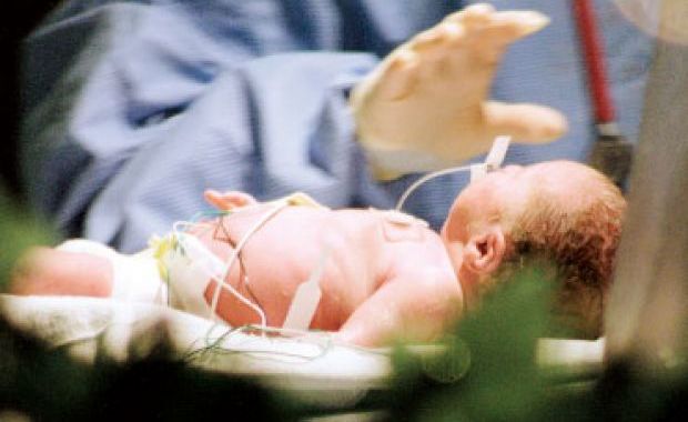 Bebeluș  de patru luni, mort în condiții suspecte - bebe-1328649690.jpg