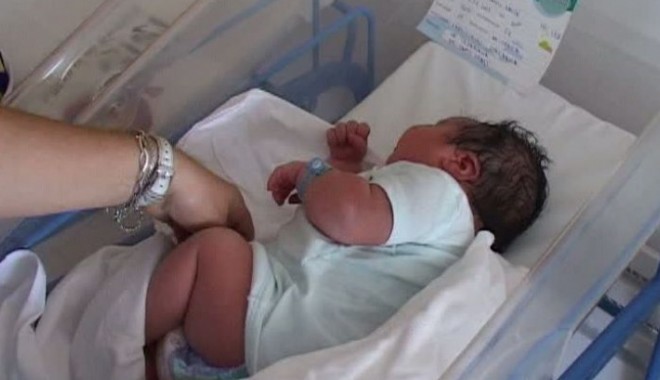 INEDIT LA CONSTANȚA / S-a născut un bebeluș de peste 5,5 kg / Galerie foto - bebe232754900-1342687522.jpg