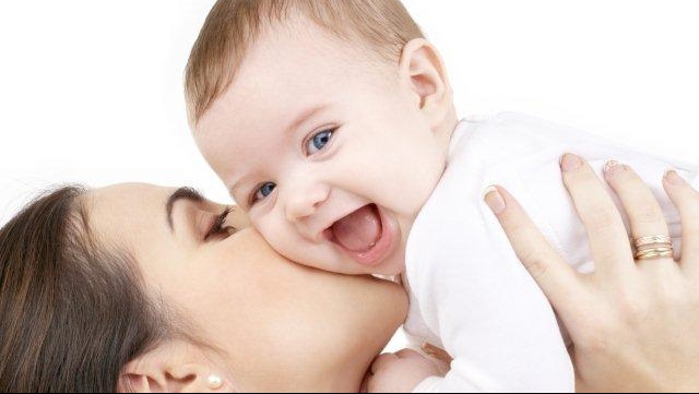 Parlamentul a decis: indemnizația pentru creșterea copilului, plafonată la 8.500 lei - bebe6609530560702953700-1511301610.jpg