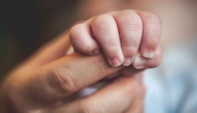 Boala TEMUTĂ, din vremurile Bibliei, revine. Doi copii au primit un DIAGNOSTIC TERIBIL - bebel83332700-1473663207.jpg