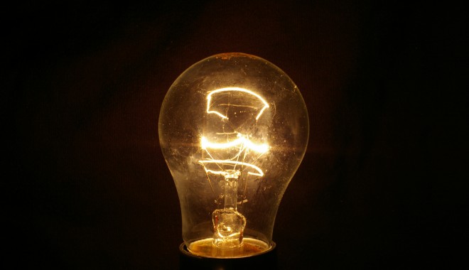 ENEL. Vezi aici ce zone din Constanța rămân fără curent electric, mâine - bec-1421080671.jpg