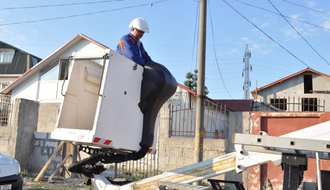 Lucrări ENEL. Află aici unde se oprește curentul electric, mâine, la Constanța - bec-1426096685.jpg