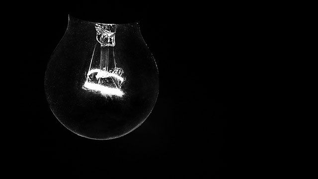 ENEL. Vezi aici ce străzi din Constanța rămân fără curent electric, astăzi - bec-1458719205.jpg