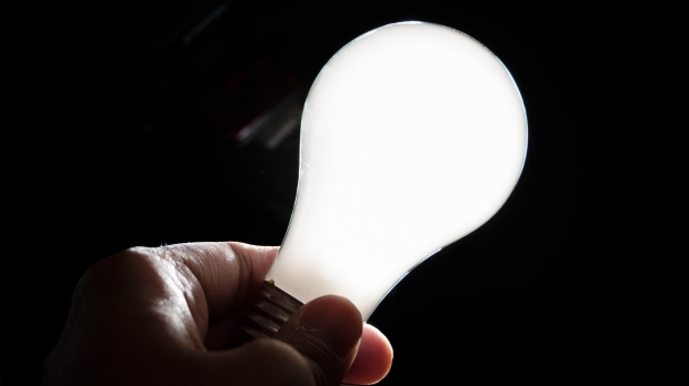 ENEL. Vezi aici unde se oprește curentul electric, astăzi, la Constanța - bec-1467359381.jpg