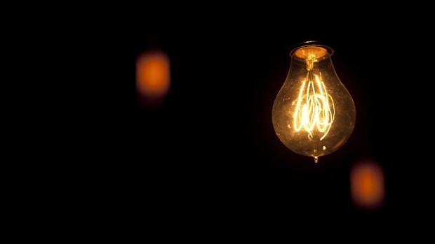 ENEL. Vezi aici unde se oprește curentul electric, astăzi, la Constanța - bec-1502966398.jpg
