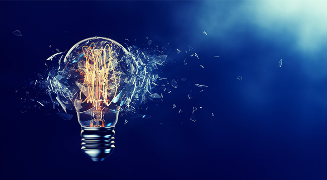 VEȘTI BUNE PENTRU ROMÂNI! Energia electrică SE VA IEFTINI de la 1 iunie - bec-1526997295.jpg