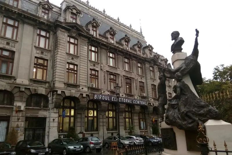 Elena Lasconi şi Diana Şoşoacă îşi depun astăzi candidaturile la alegerile prezidenţiale