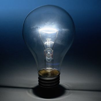 Se ieftinește energia electrică de la 1 iulie - bec1-1371850892.jpg