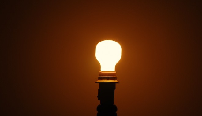 Lucrări Enel/ Vezi aici unde se oprește luni curentul electric - bec2-1337507582.jpg