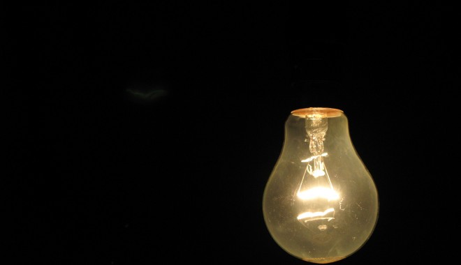 ENEL. Mai multe cartiere din Constanța, fără curent electric - bec4-1369899037.jpg