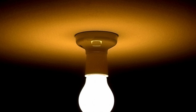Două localități din județ, fără curent electric - bec6-1345766406.jpg