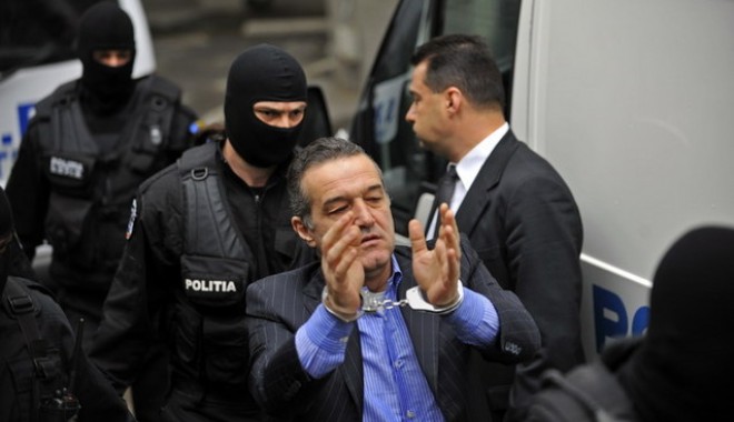 Patronul Stelei a ajuns în arestul Poliției! GIGI BECALI, TREI ANI DE ÎNCHISOARE! - becali-1369109284.jpg