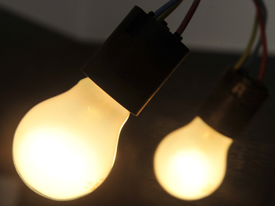 Unde se oprește curentul electric astăzi - becuri-1326051298.jpg