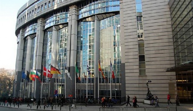 SUTE de kurzi au năvălit în Parlamentul European - belgiabruxellesparlamentuleurope-1412677953.jpg