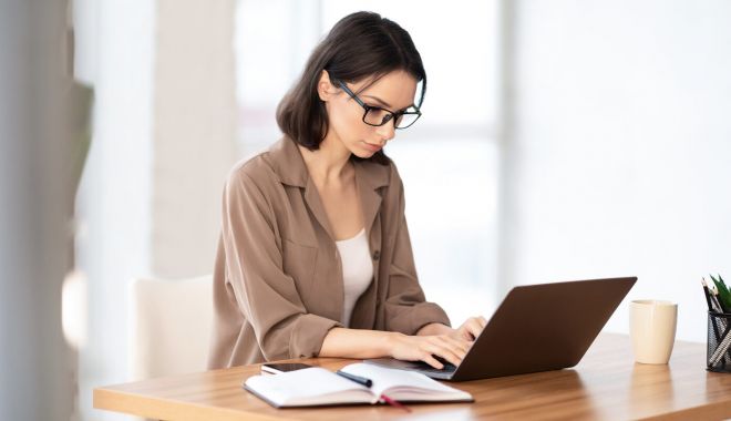 Săptămâna de lucru de 4 zile! Angajații pot alege să lucreze 10 ore pe zi pentru a beneficia de 3 zile de weekend - benefitsofworkingfromhome-1644998124.jpg