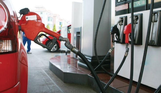 Prețuri record la pompă. Benzina a sărit de 7 lei - benzina-1643554755.jpg