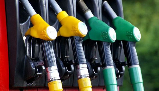 Benzina și motorina s-au scumpit astăzi! Cât costă un litru de carburant după creșterea accizelor