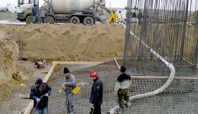 De ce nu își mai construiesc constănțenii case? - betoane-1317580593.jpg