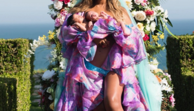Beyoncé publică prima imagine cu gemenii săi - bezzzzzz11234000-1500017469.jpg