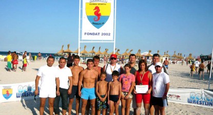 Show-ul de wrestling-beach i-ar face invidioși chiar și pe americani! - bf6ee187db44f2931898bf4d7939092f.jpg