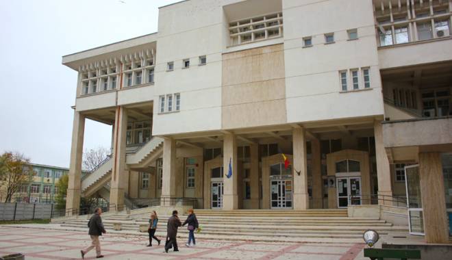 Nou serviciu  al bibliotecii: împrumut  de CD-uri și DVD-uri - bibliotecajudeteana4-1457269664.jpg