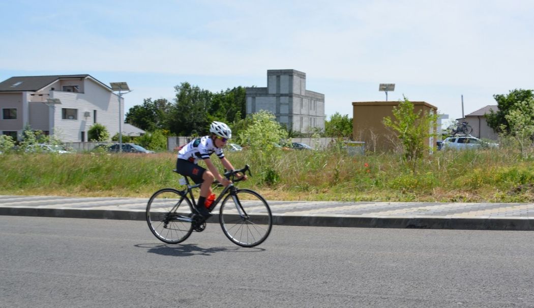Pietoni și bicicliști amendați pentru nerespectarea regulilor de circulație - bici-1755350751.jpg