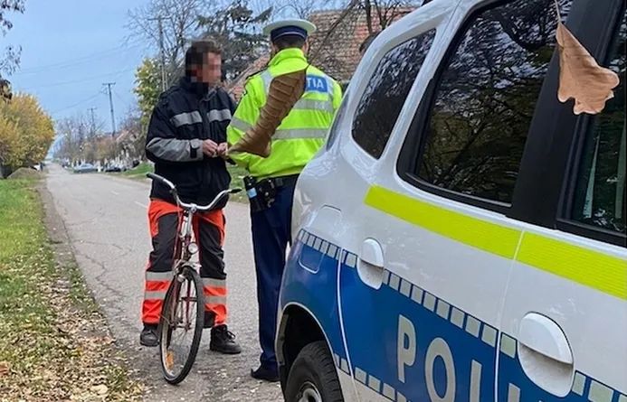 Razie în județul Constanța. Mai mulți pietoni și bicicliști sancționați de polițiști - biciclistiamendati1-1760777412.jpg