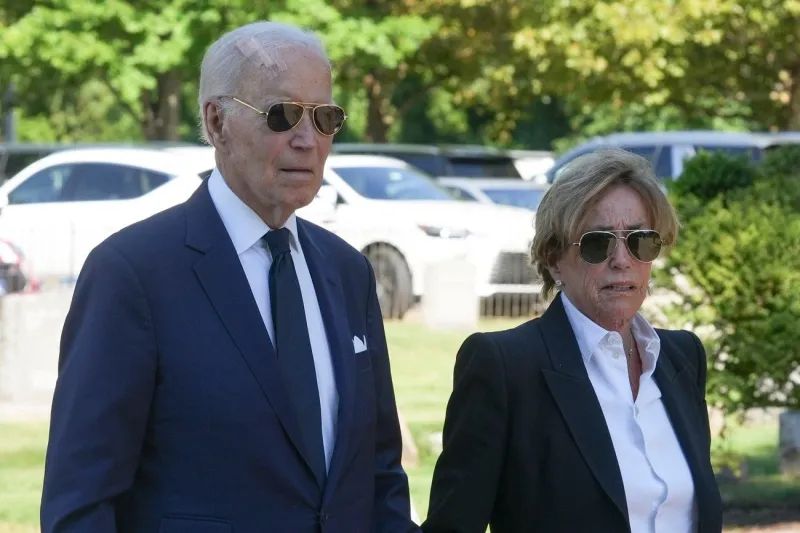 Fostul preşedinte Joe Biden, operat de cancer. A fost văzut cu o incizie mare pe cap - biden-1757051213.jpg