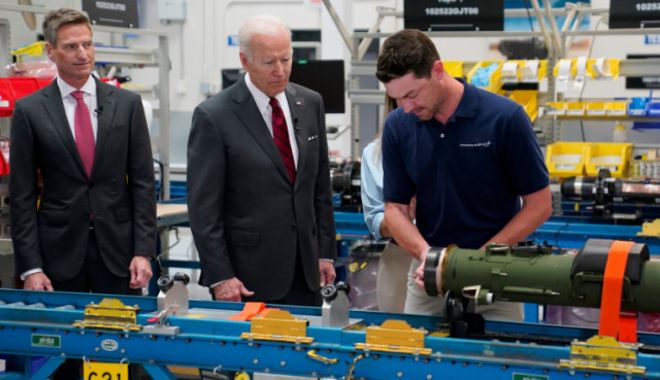 Joe Biden, în vizită la o uzină de armament care fabrică rachete pentru Ucraina - bidenvizita-1651673877.jpg