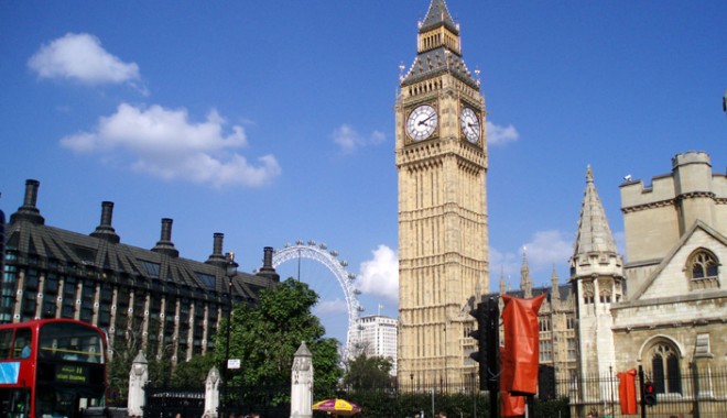Big Ben  se înclină  ca turnul  din Pisa - bigben-1327416215.jpg
