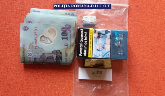 6 PERSOANE ARESTATE PENTRU TRAFIC DE DROGURI DE RISC - bigimg20181213wa0004-1544856972.jpg