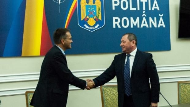 Un producător de țigări donează 1,2 milioane dolari poliției, să se doteze cu echipamente împotriva traficului de țigări - bigphilipmorris4504890300-1531830546.jpg