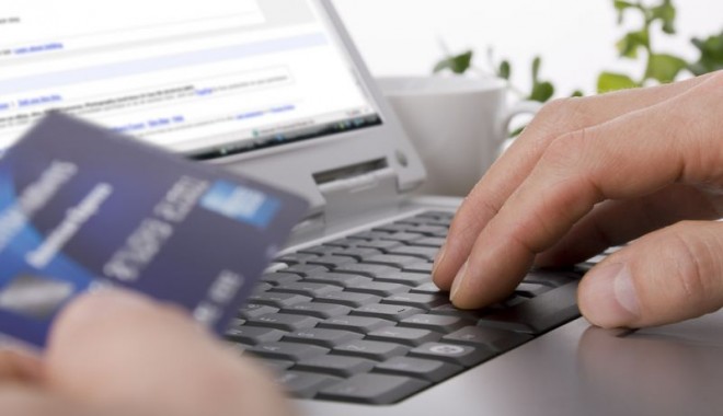 Ce drepturi ai când faci cumpărături online, de Black Friday - bigstockonlineshopping4266226-1385539915.jpg