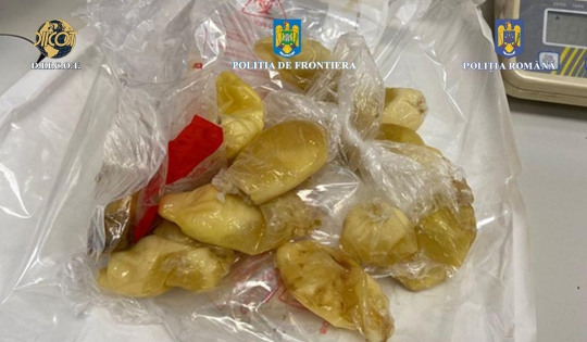 Reţinută de Poliţia Română, după ce a fost prinsă cu 1 kg de pastă de cocaină ... în STOMAC - bigwhatsappimage20220218at134645-1645187252.jpg