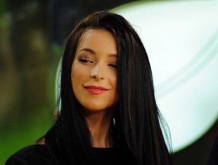 Povestea dramatică din spatele cântăreței Bijou - bijou-1365801195.jpg