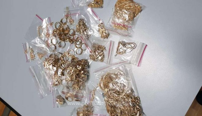 Prins în timp ce voia să intre în România, cu sute de grame de aur! Bijuteriile i-au fost confiscate - bijuterii-1550476561.jpg