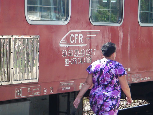 Tot mai mulți călători  cumpără online biletele la tren - bilet-1345159975.jpg