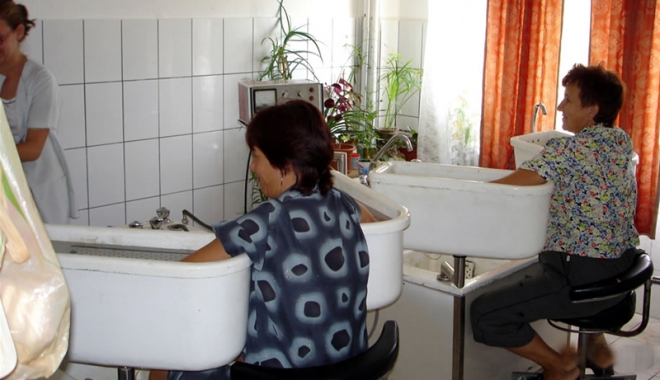 Pensionarii pleacă la tratament în stațiuni - bilete-1490801630.jpg