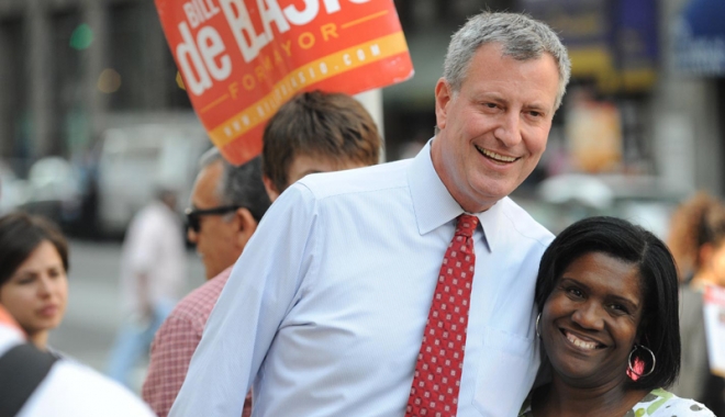 Primarul democrat al New York-ului  a fost reales pentru un nou mandat - billdeblasioprimarnewyork-1510147671.jpg