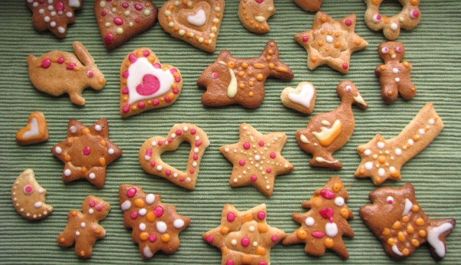 Biscuiți de turtă dulce - biscuiti-1324056324.jpg