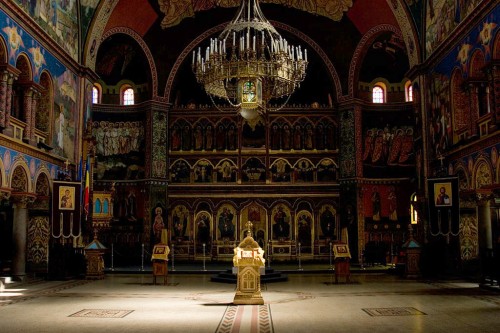 Hoți din biserici trimiși în judecată - biserica-1323356676.jpg