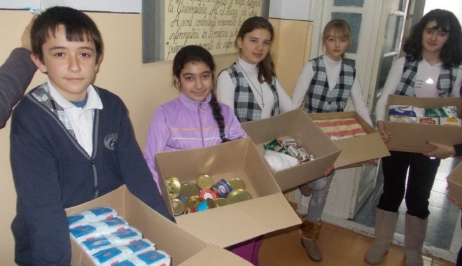 Biserica și școala, solidare cu cei nevoiași - biserica-1330093505.jpg