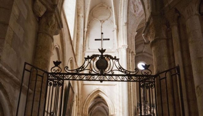 Biserica Catolică din Franța, sălașul a 3.000 de preoți pedofili în ultimii 70 de ani - biserica-1633277112.jpg