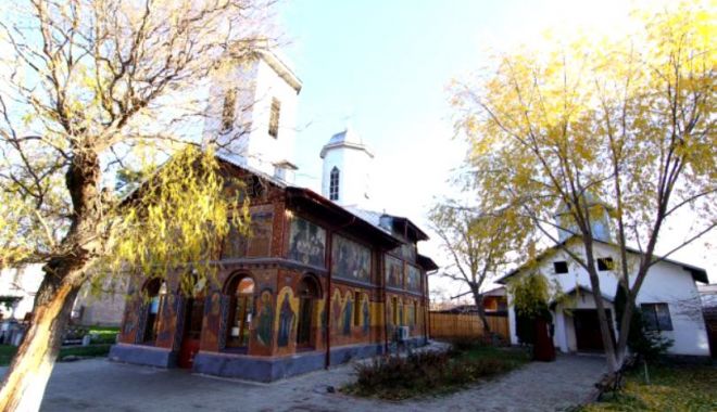 Un bărbat a fost găsit spânzurat în curtea bisericii. Imagine de coșmar pentru credincioși, de Ziua Crucii - bisericaizvorultamadurii-1536910124.jpg